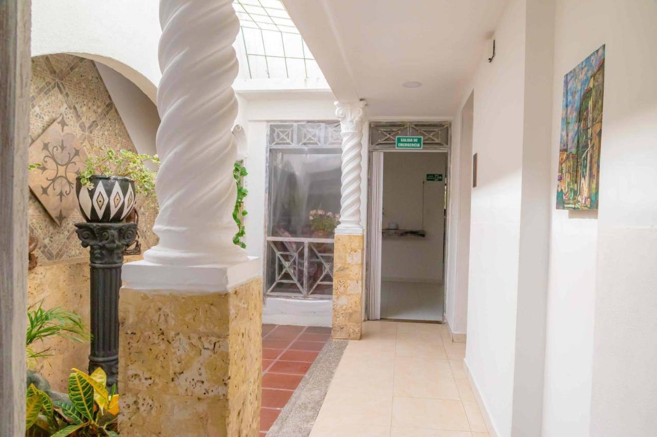 Luna Cartagena Airport Hotel Exterior foto
