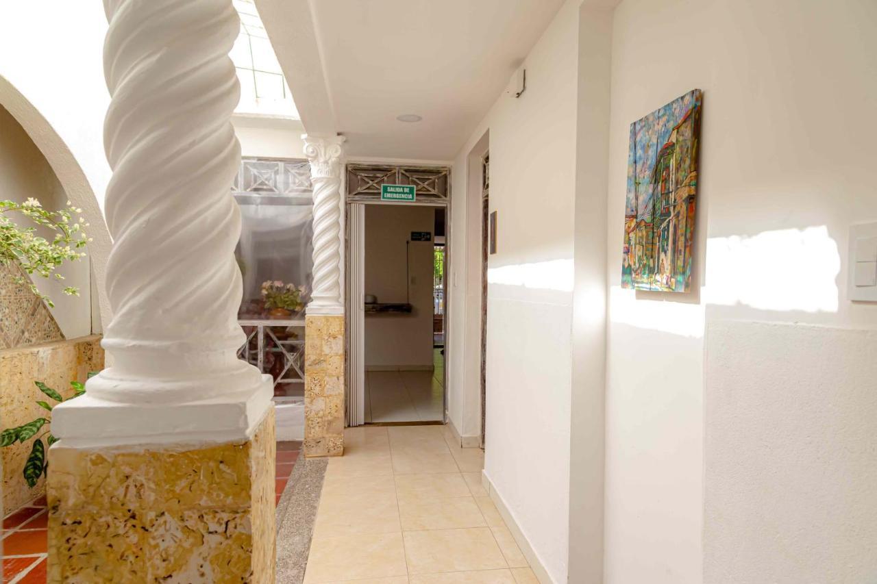 Luna Cartagena Airport Hotel Exterior foto